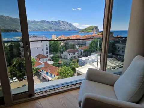 Izdavanje, dvosoban stan, 84m², Centar, Budva - image 12