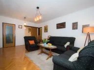 Izdavanje, trosoban stan, 70m², Gintaš, Podgorica - image 1