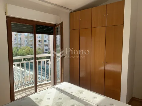 Izdavanje, dvosoban stan, 85m², Stari Aerodrom, Podgorica - image 7