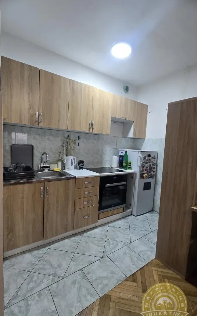 Prodaja, četvorosoban stan, 98m², Grbavica, Novi Sad Sve Podlokacije