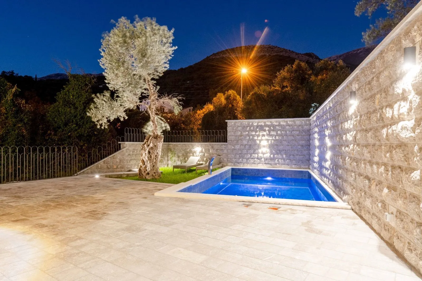 Sale, house, 240m², Kamenovo, Budva