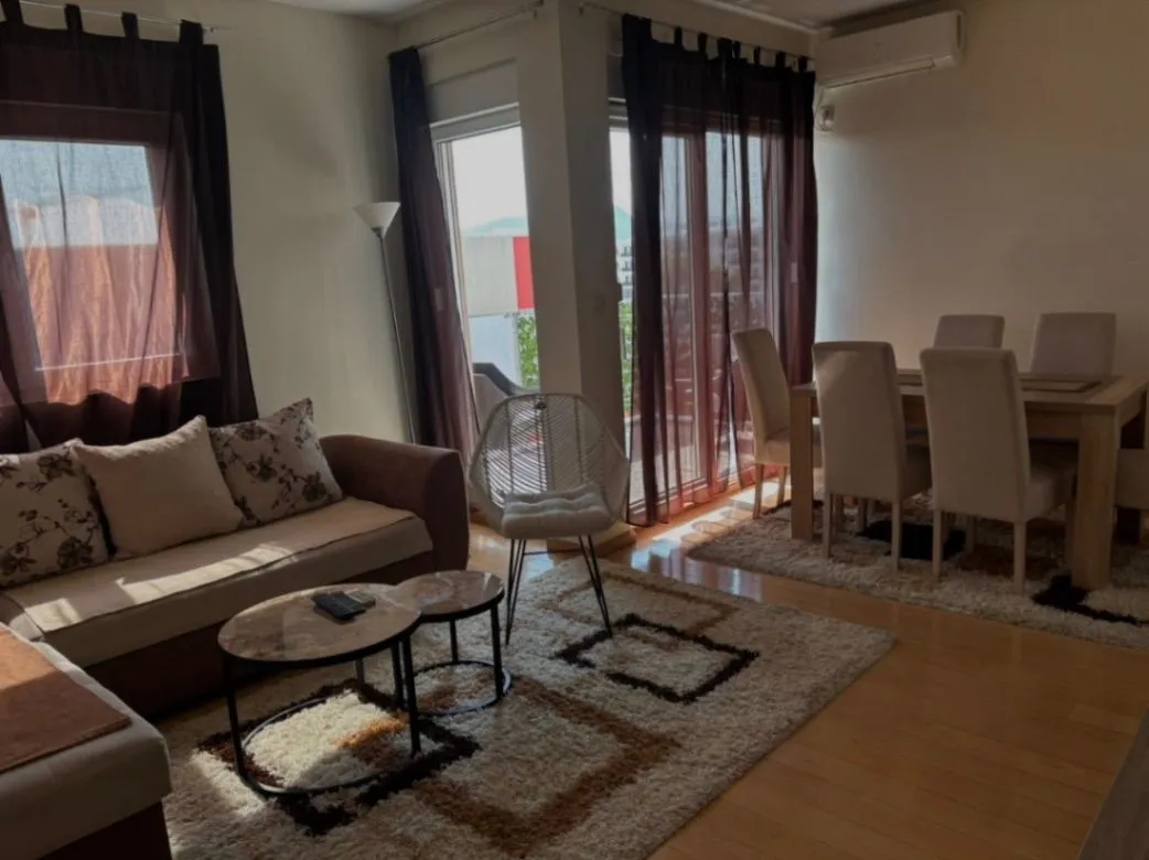 Izdavanje, jednosoban stan, 54m², City Kvart, Podgorica