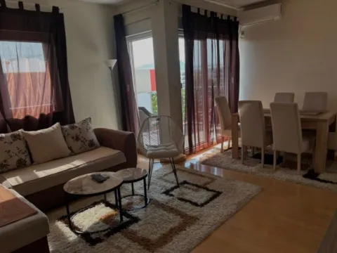 Izdavanje, jednosoban stan, 54m², City Kvart, Podgorica