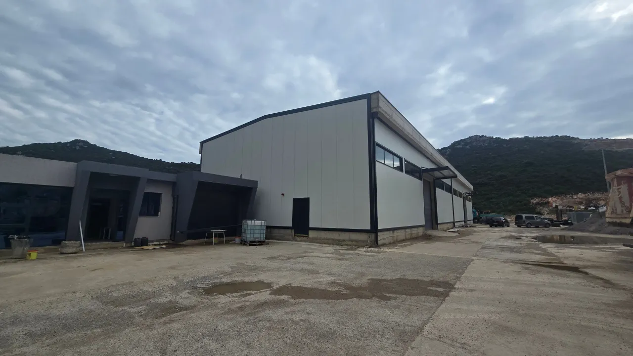 Izdavanje, poslovni prostor, 400m², Zaljevo, Bar