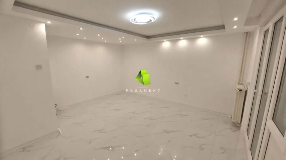 Rent, office space, 52m², Medijana, Niš