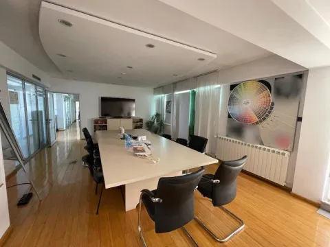 Prodaja, poslovni prostor, 1013m², Zvezdara, Zvezdara Sve Podlokacije - image 7