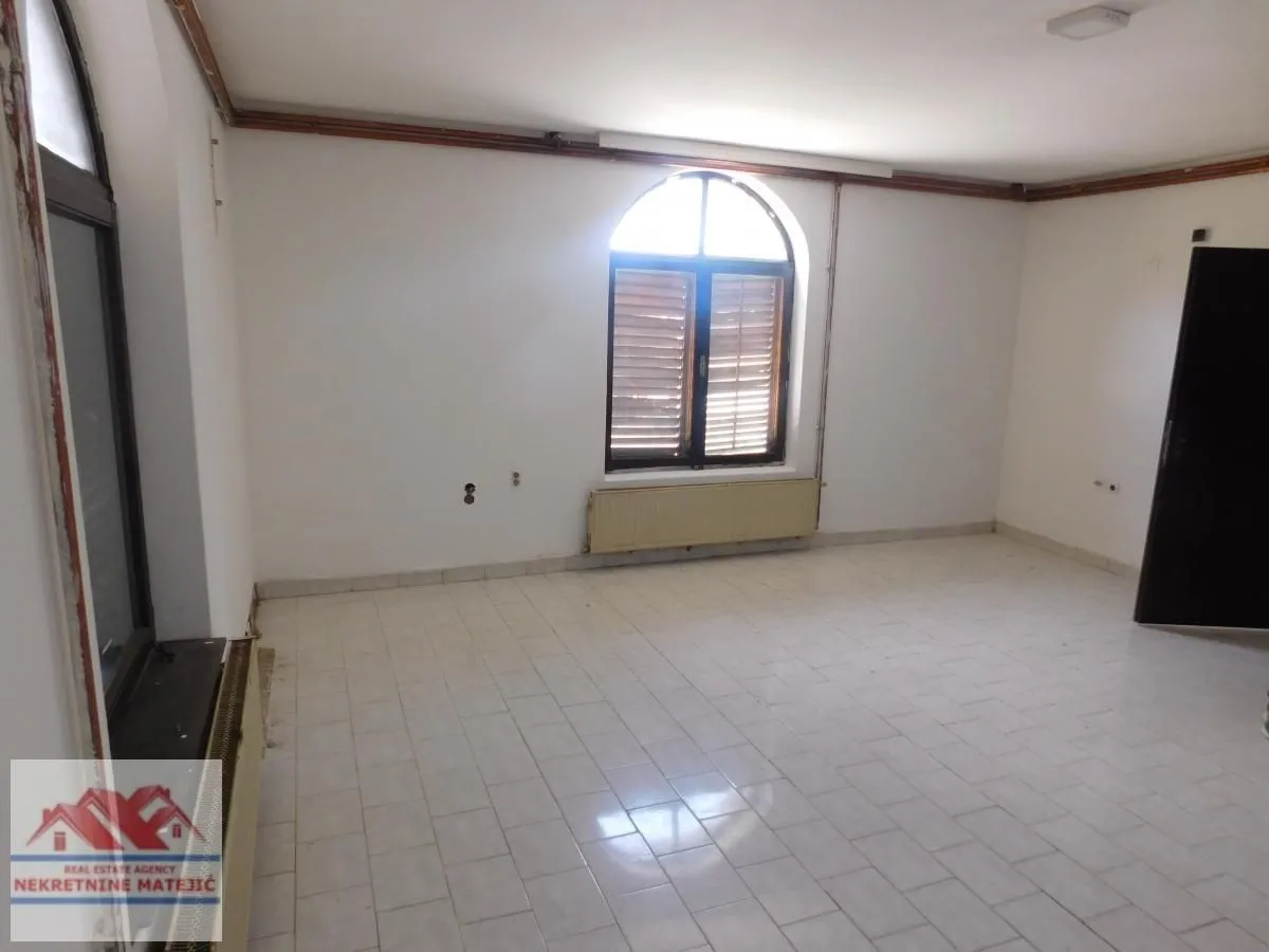 Rent, office space, 150m², Maršić, Kragujevac