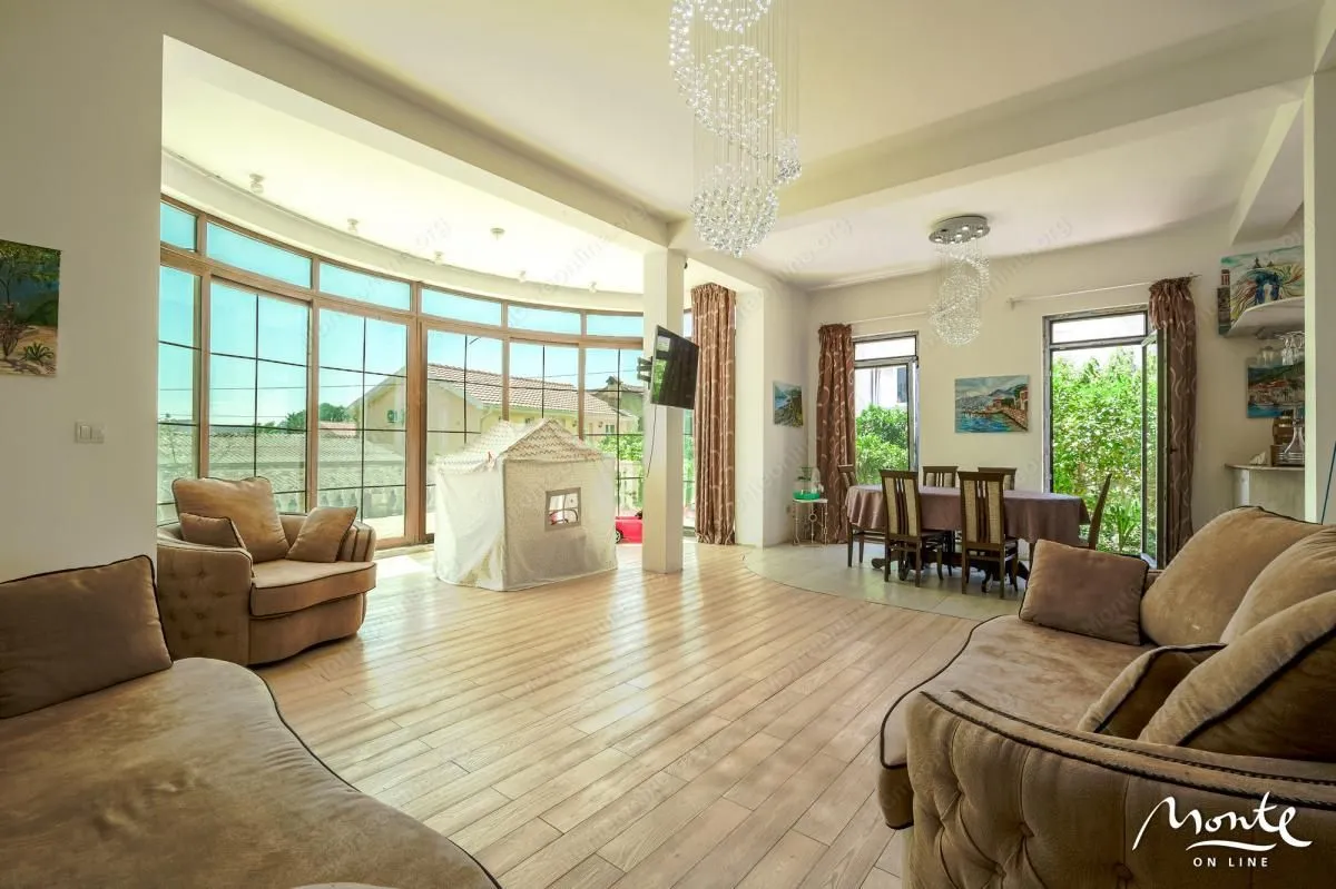 Prodaja, kuća, 316m², Tivat, Crna Gora