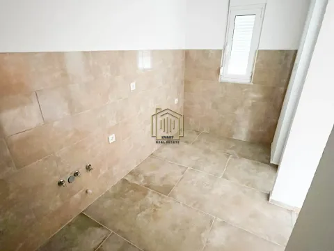 Izdavanje, dvosoban stan, 70m², Konik, Podgorica - image 7