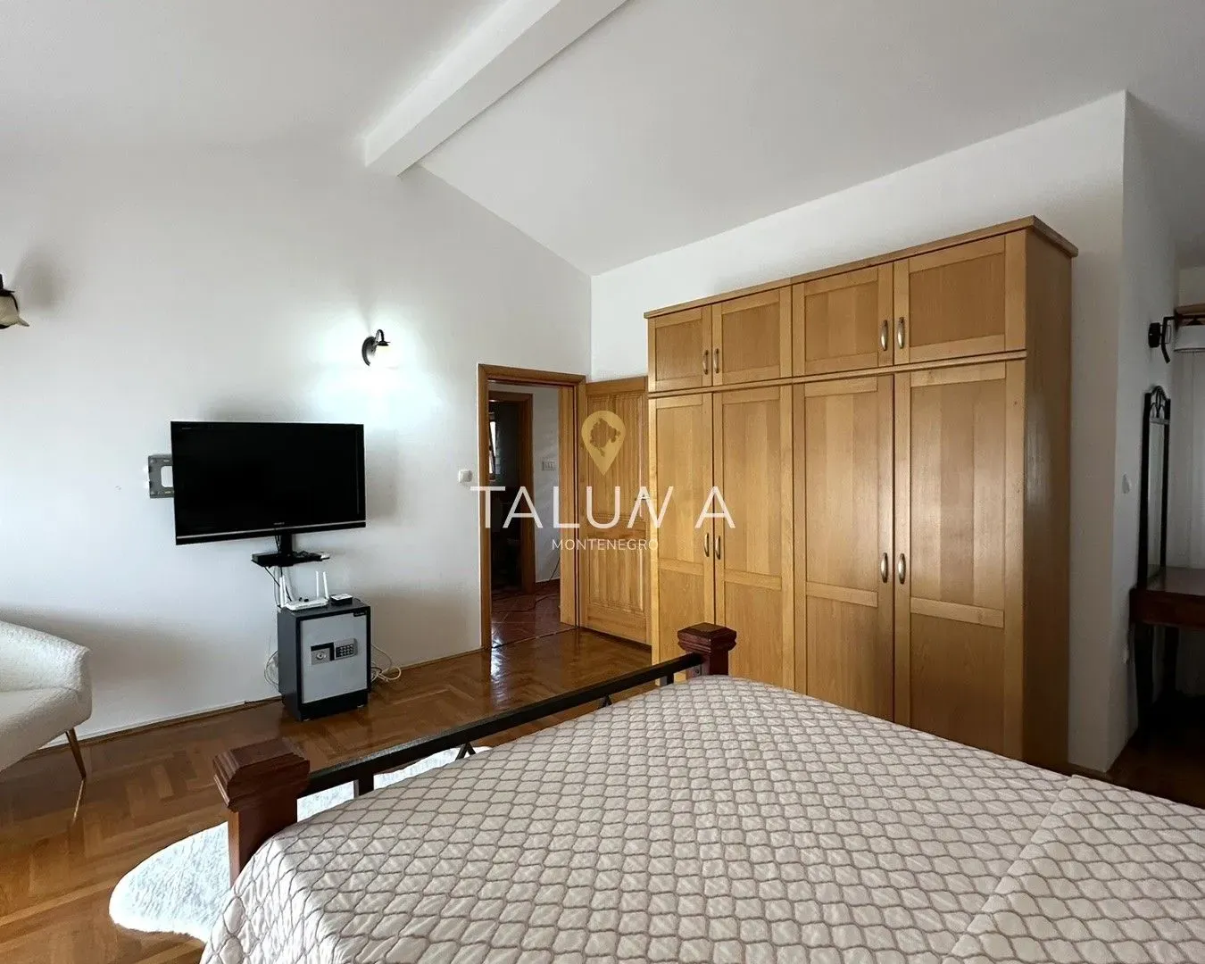 Rent, house, 130m², Zelenika, Podgorica