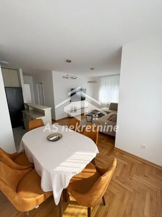 Izdavanje, četvorosoban stan, 79m², Banjica, Voždovac Sve Podlokacije