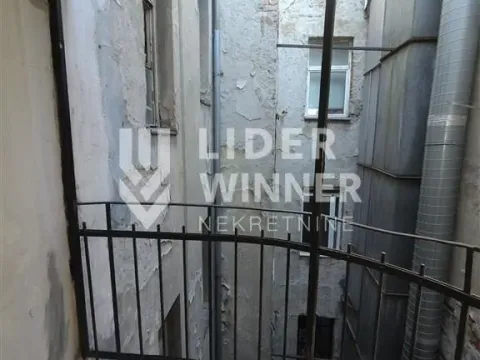 Izdavanje, trosoban stan, 62m², Stari Grad, Beograd - image 10