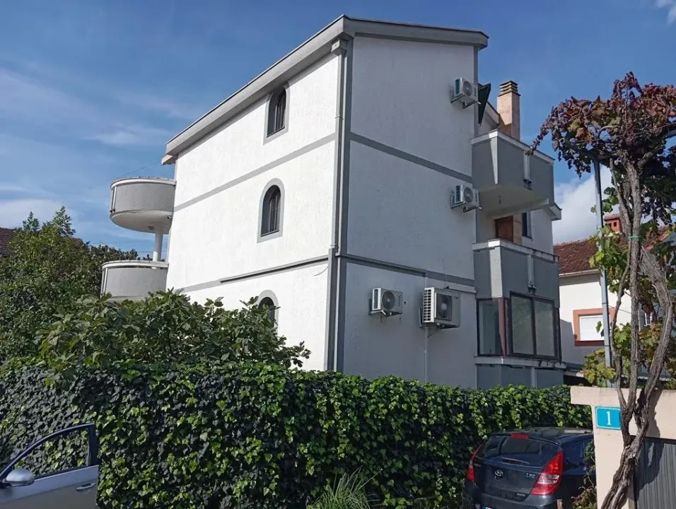 Izdavanje, poslovni prostor, 400m², Dalmatinska ulica, Podgorica