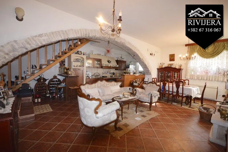 Prodaja, kuća, 130m², Kamenari, Herceg Novi