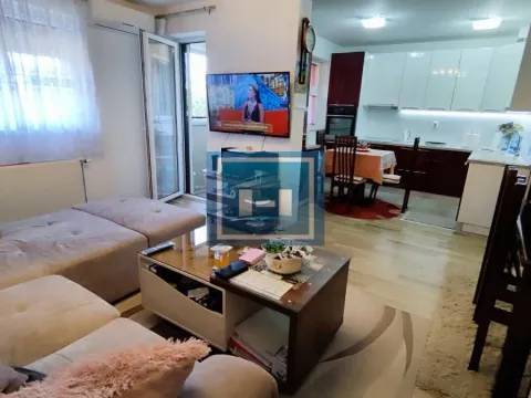 Prodaja, trosoban stan, 78m², Centar, Jagodina - image 4