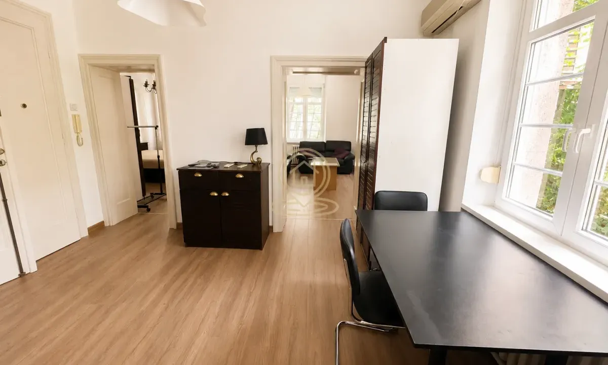 Rent, three bedroom apartment, 65m², Stari Grad, Beograd