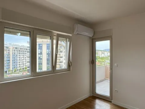 Rent, one bedroom apartment, 49m², Central Point, Podgorica - image 1