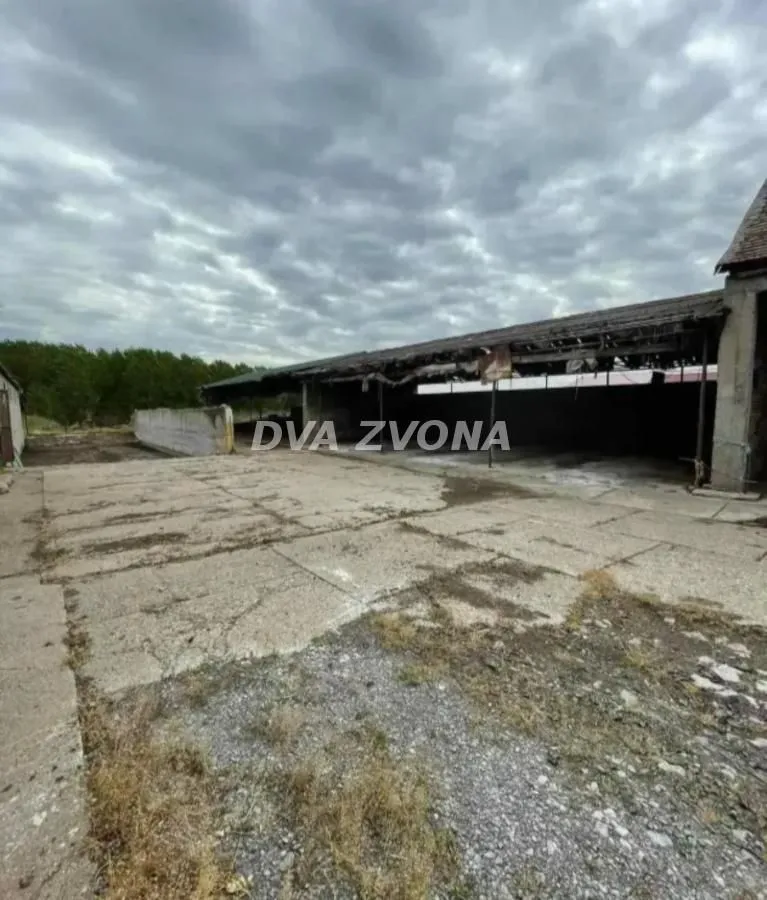 Prodaja, kuća, 420m², Farkaždin, Zrenjanin