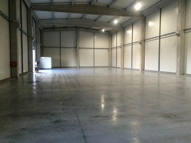 Rent, office space, 1700m², Zrenjanin, Srbija