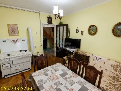 Prodaja, kuća, 240m², Centar, Inđija - image 5