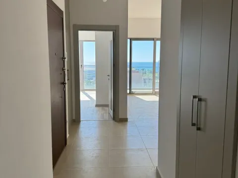 Prodaja, dvosoban stan, 72m², Centar, Bar - image 7