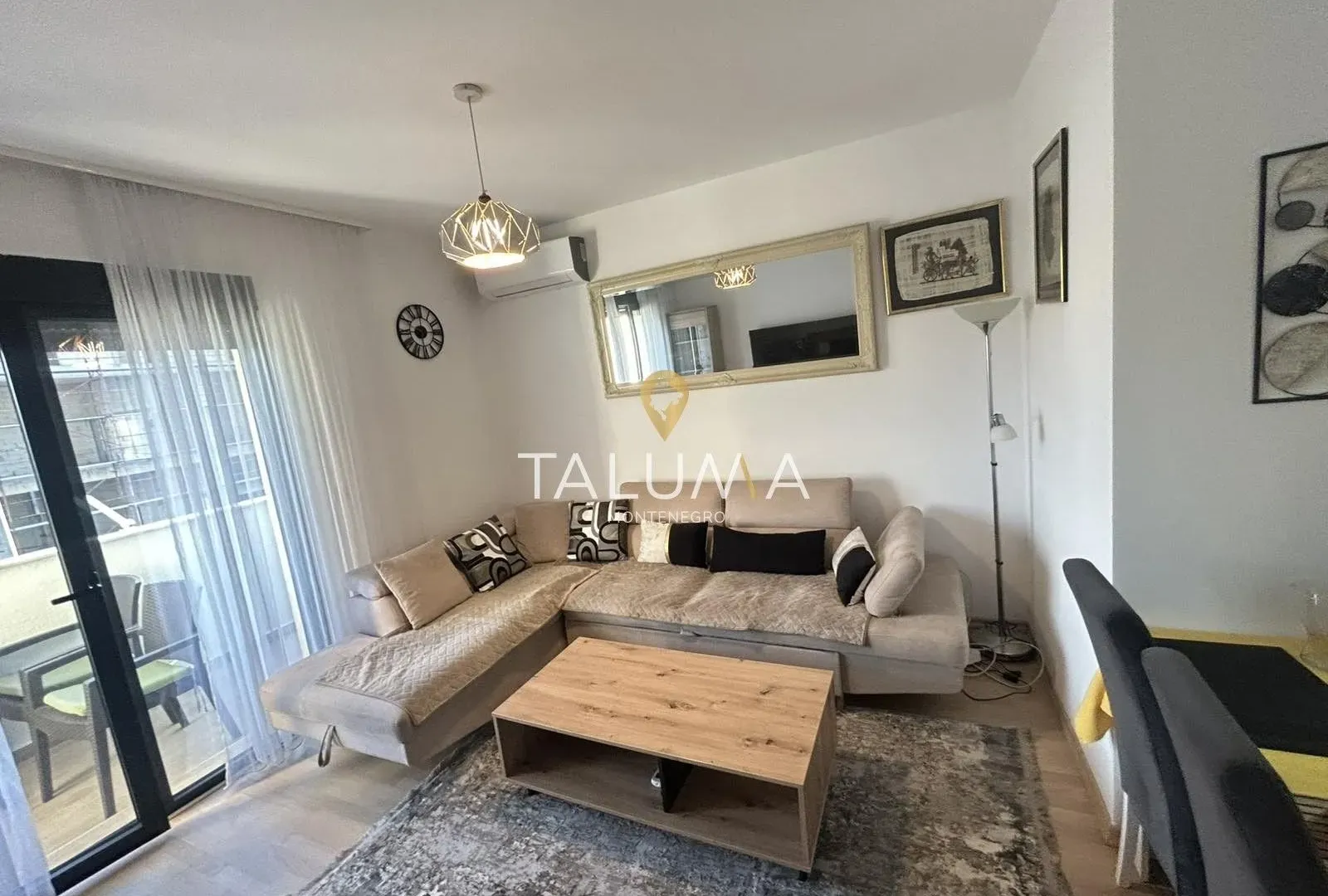 Izdavanje, jednosoban stan, 45m², Pobrežje, Podgorica