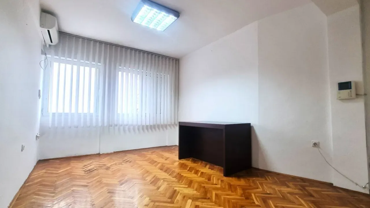 Izdavanje, poslovni prostor, 36m², Centar, Podgorica
