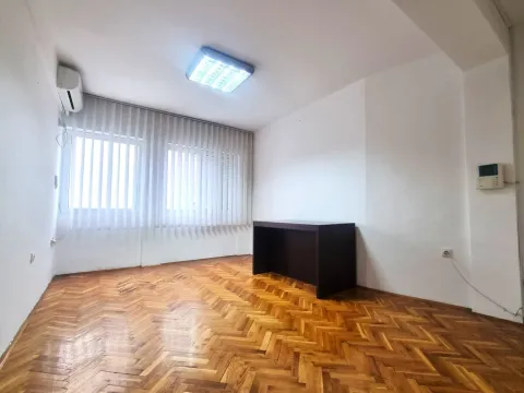 Rent, office space, 36m², Centar, Podgorica - image 1