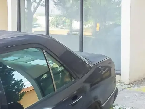 Izdavanje, poslovni prostor, 52m², Pobrežje, Podgorica - image 2