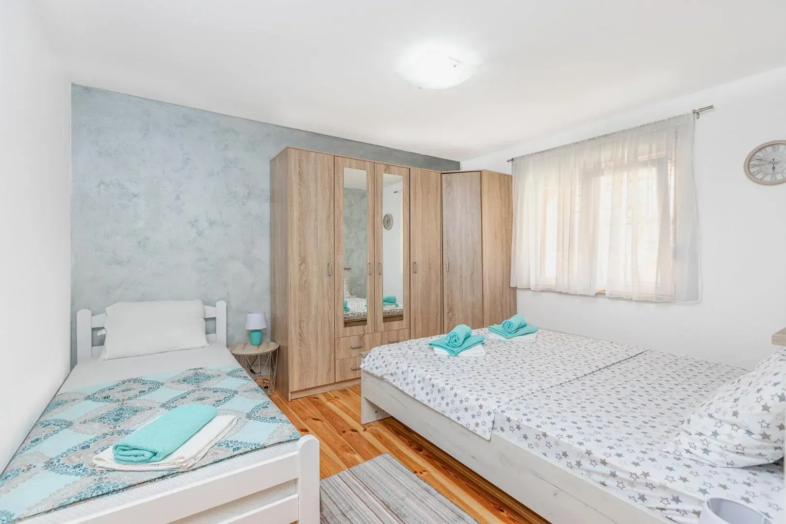 Rent, two bedroom apartment, 70m², Dumidran, Tivat