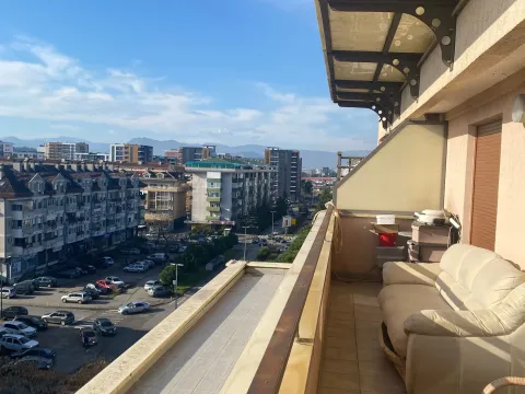 Sale, two bedroom apartment, 60m², Stari Aerodrom, Podgorica - image 7