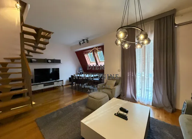 Izdavanje, trosoban stan, 140m², Podgorica, Crna Gora