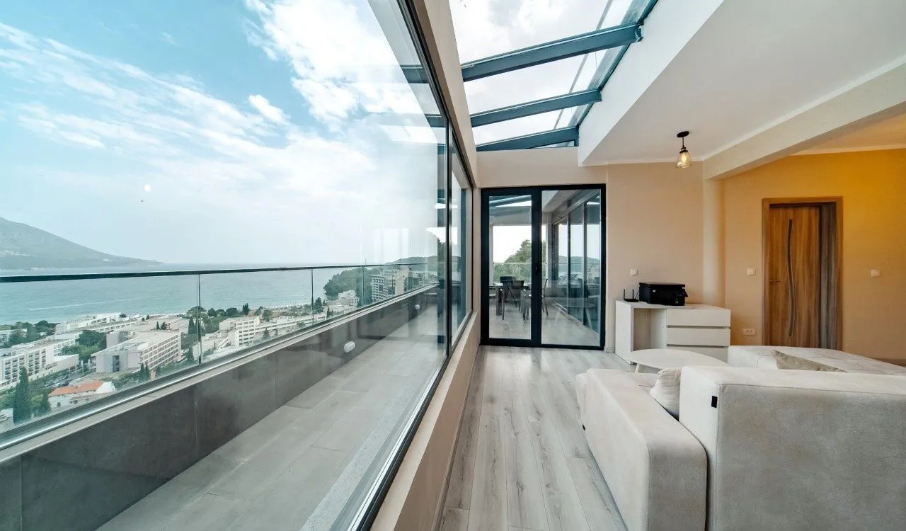 Sale, three bedroom apartment, 233m², Bečići, Budva