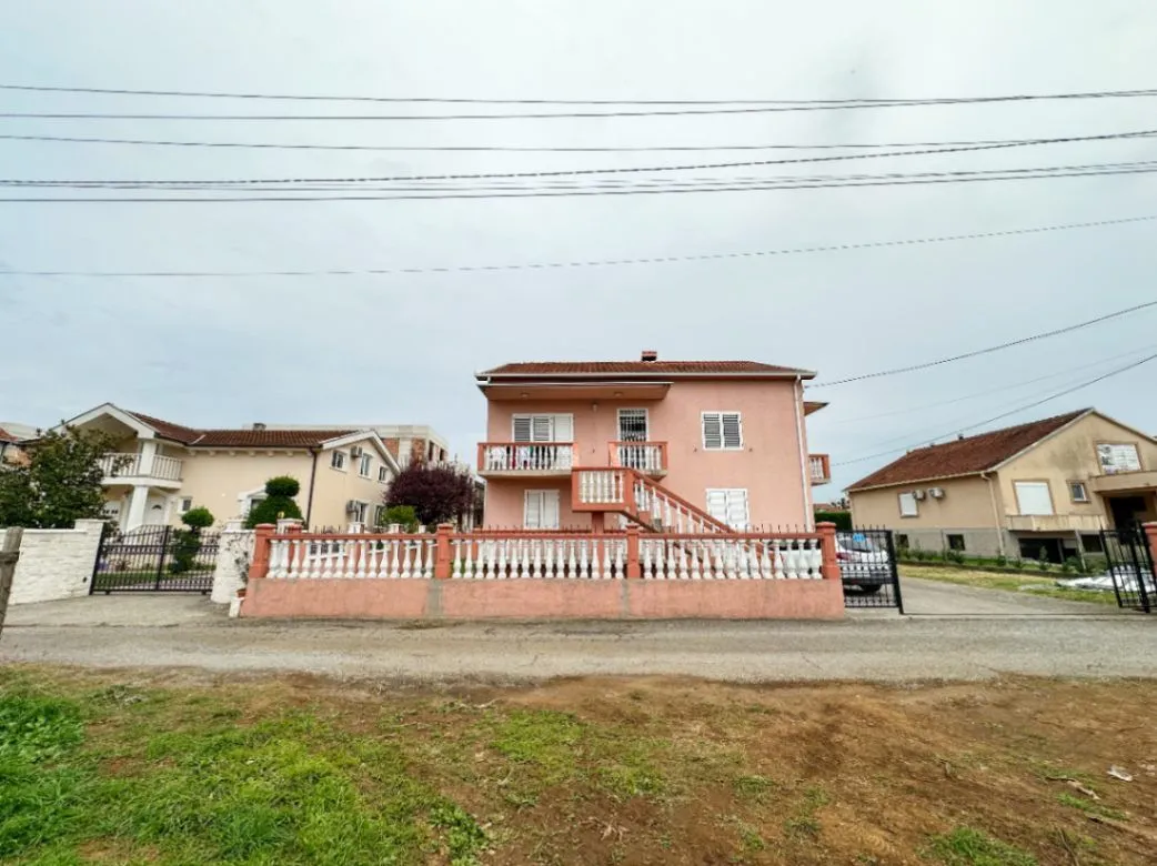 Prodaja, kuća, 250m², Dalmatinska ulica, Podgorica