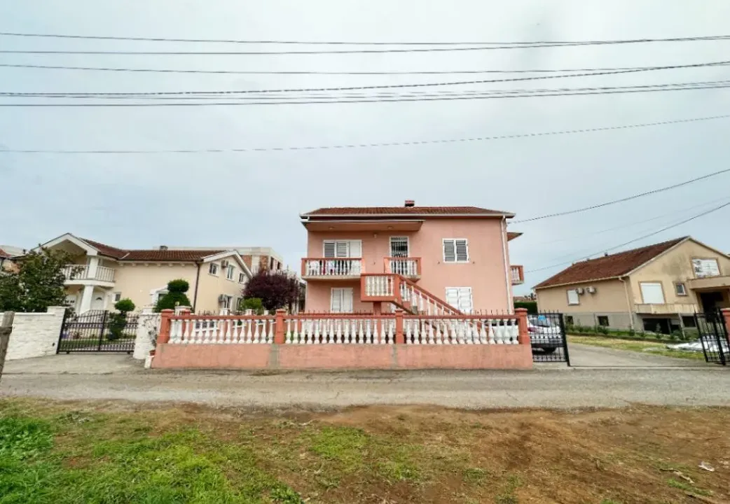 Prodaja, kuća, 250m², Dalmatinska ulica, Podgorica