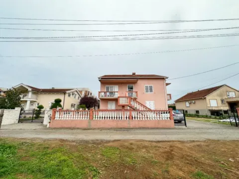 Prodaja, kuća, 250m², Dalmatinska ulica, Podgorica