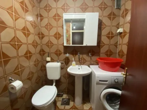 Izdavanje, dvosoban stan, 77m², Centar, Bar - image 6