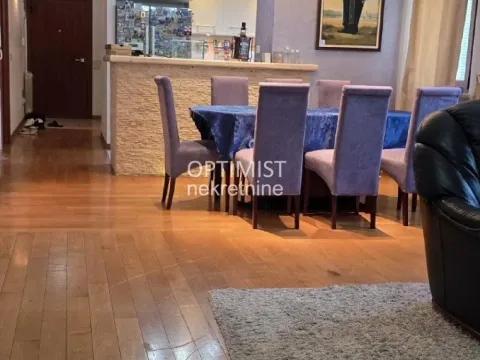 Prodaja, četvorosoban stan, 124m², Voždovac Sve Podlokacije, Beograd