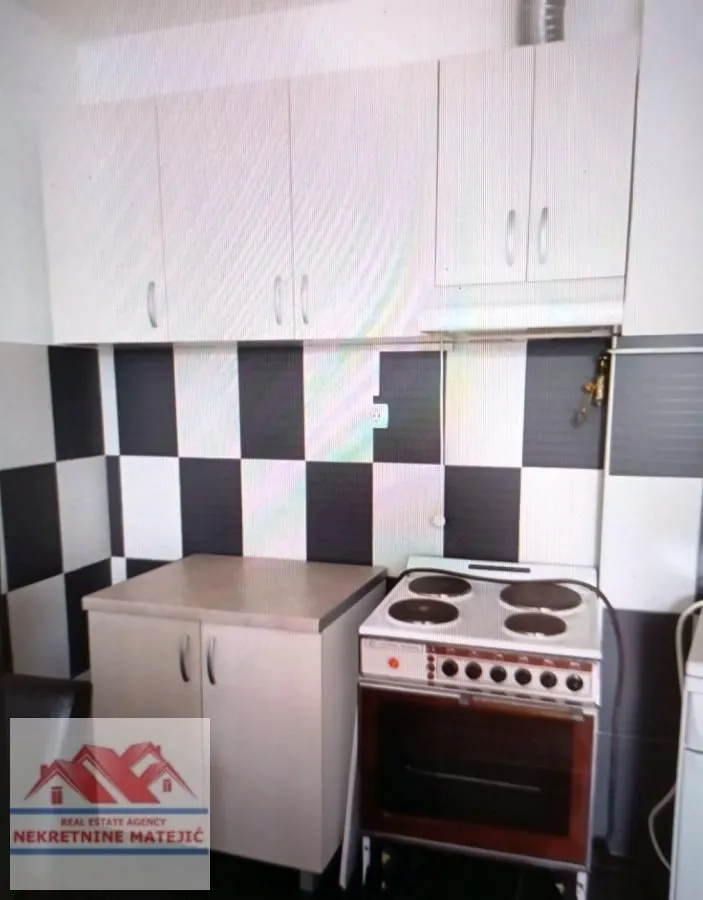 Prodaja, jednosoban stan, 38m², Erdoglija, Kragujevac