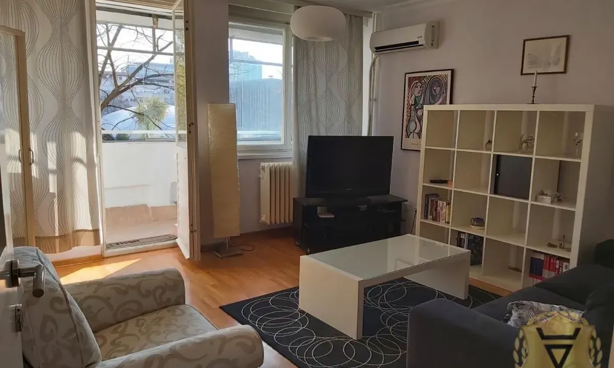 Izdavanje, trosoban stan, 68m², Novi Beograd Blok 21, Novi Beograd Sve Podlokacije