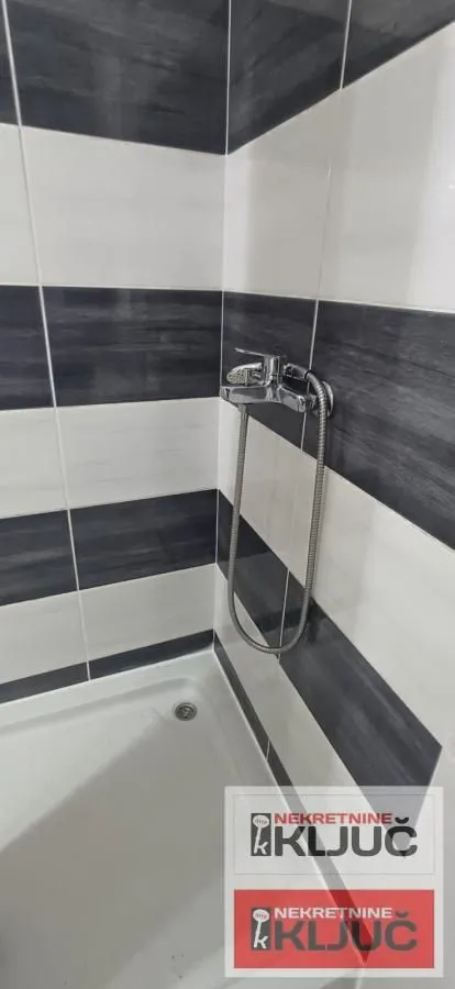 Izdavanje, garsonjera, 27m², Centar, Novi Sad