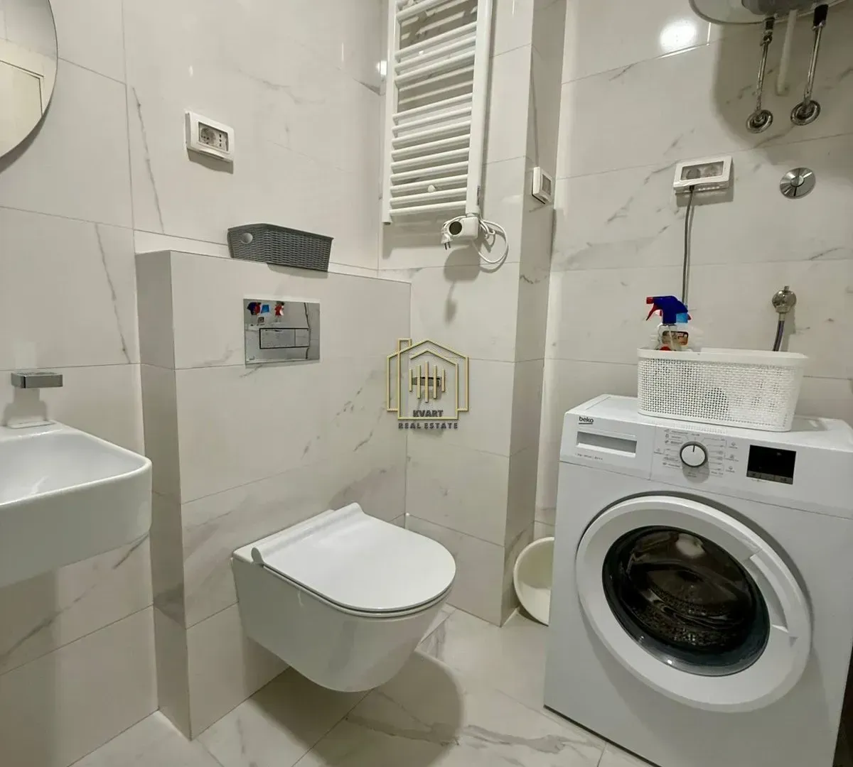 Izdavanje, jednosoban stan, 50m², Central Point, Podgorica