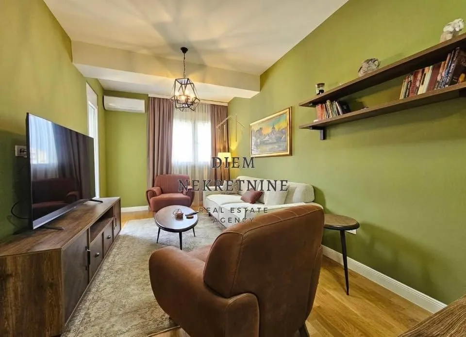 Prodaja, jednosoban stan, 46m², Centar, Bar