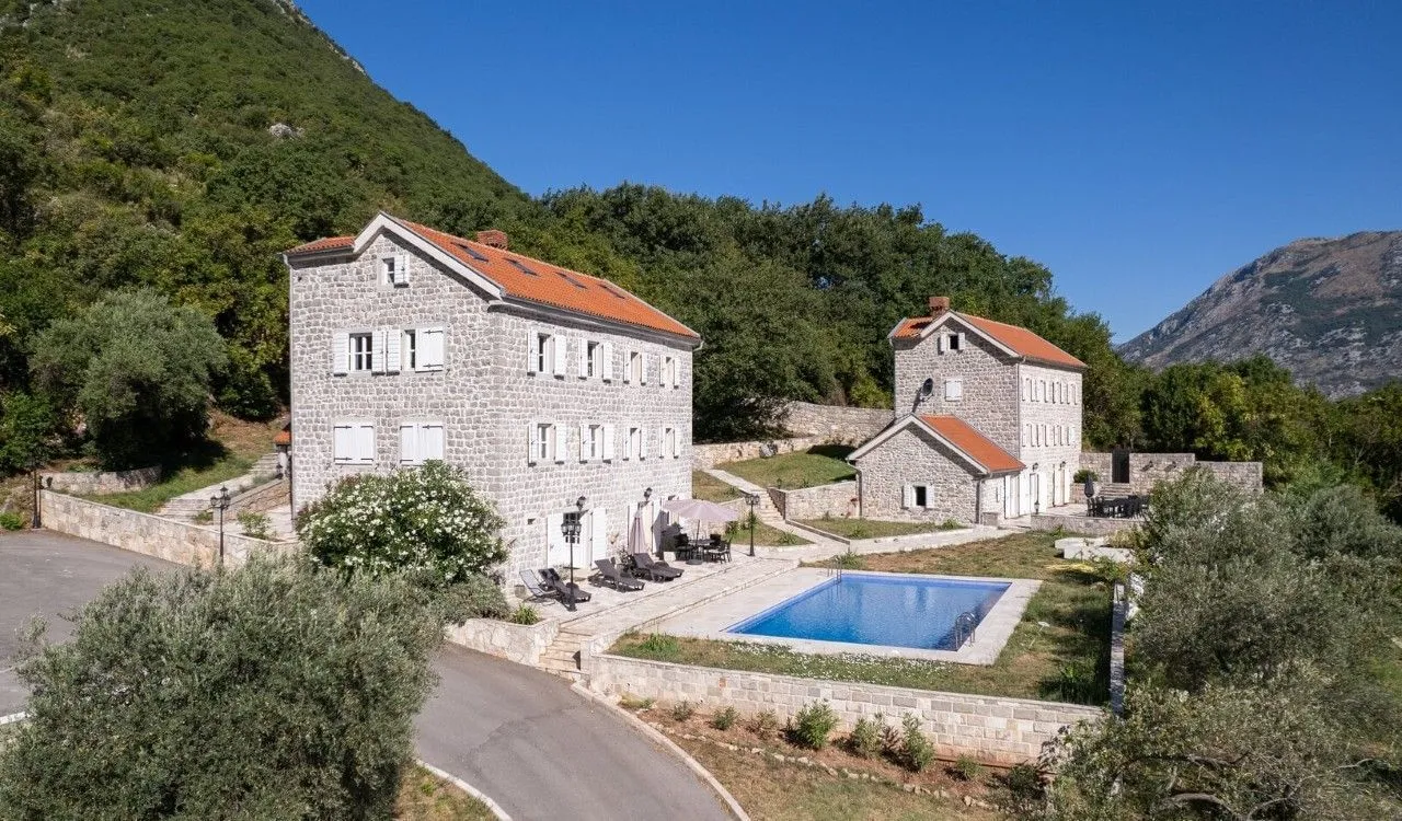 Prodaja, kuća, 800m², Prčanj, Kotor