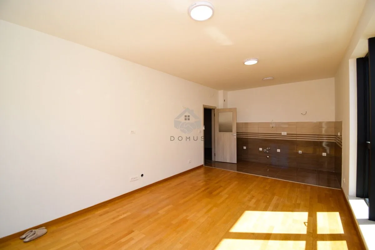 Rent, office space, 74m², Stari Aerodrom, Podgorica