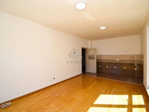 Rent, office space, 74m², Stari Aerodrom, Podgorica - image 5