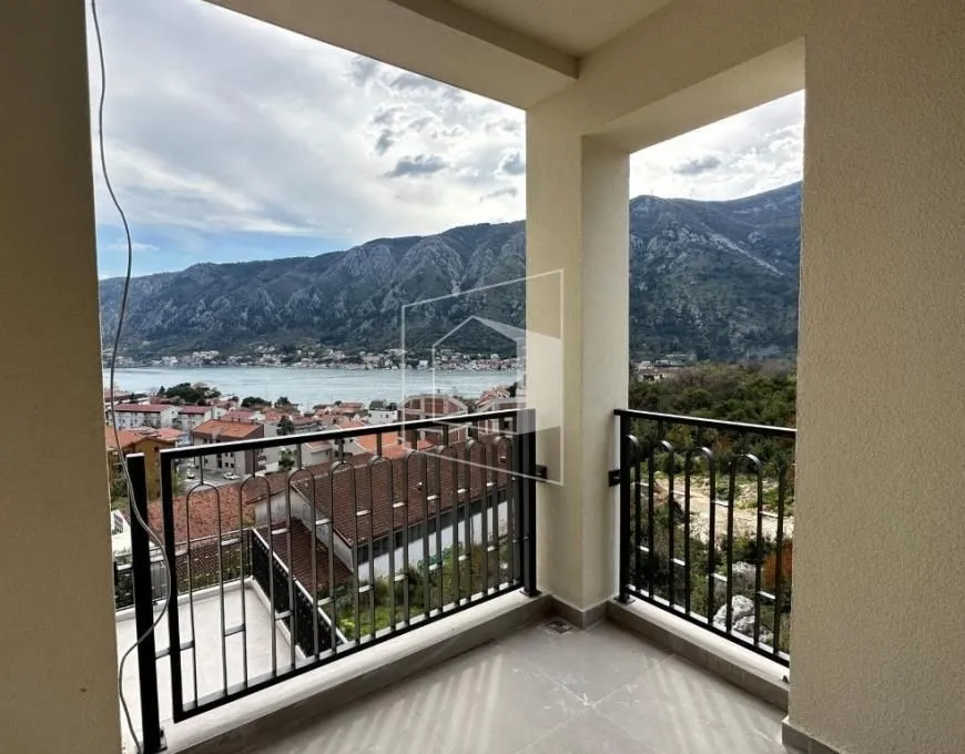 Prodaja, dvosoban stan, 72m2, Dobrota, Kotor