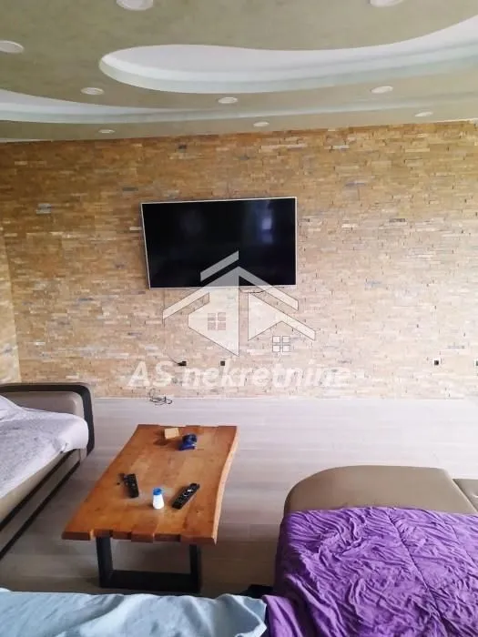 Izdavanje, stan, 160m², Filmski Grad, Beograd