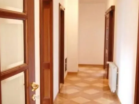 Izdavanje, četvorosoban stan, 200m², Savski Venac, Beograd - image 8