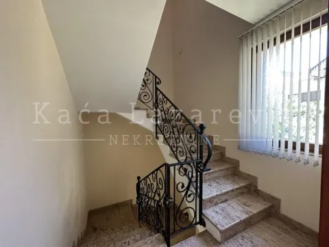 Rent, house, 363m², Lekino Brdo, Voždovac Sve Podlokacije - image 18